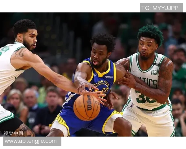 成都篮球队与重庆篮球队赛后复盘团队协作的成功与不足分析