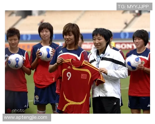 最强女解说足球明星的崛起与挑战：她们如何改变足球解说的未来