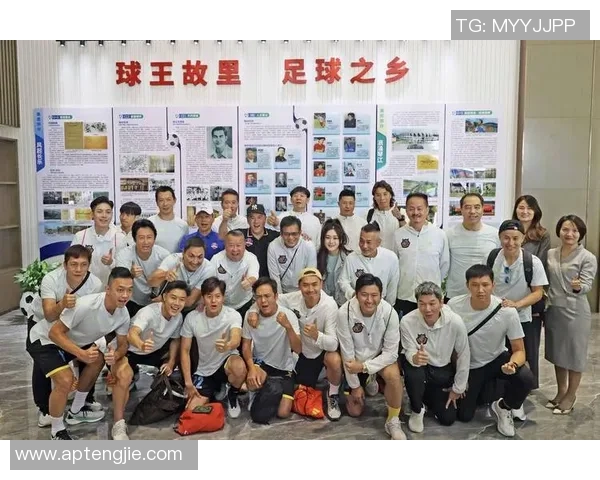 足球明星与粉丝之间的深厚情谊与互动故事揭秘