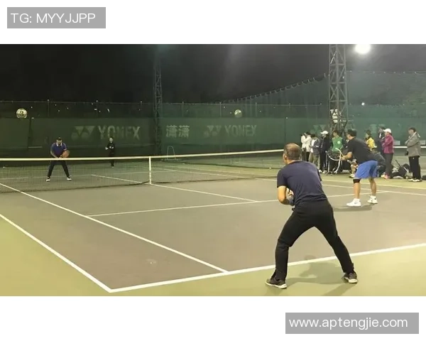 武汉网球队的团队协作之道:凝聚力与默契的完美结合 武汉网球队的团队协作之道:凝聚力与默契的完美结合