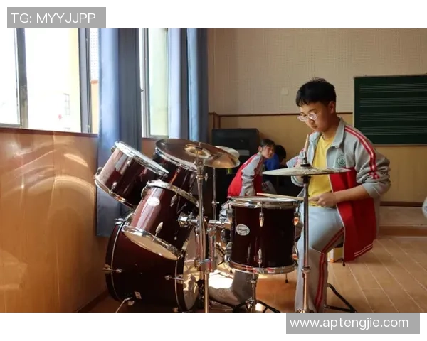 涵养与技艺并重的足球明星们展现出卓越风范与人文素养的完美结合