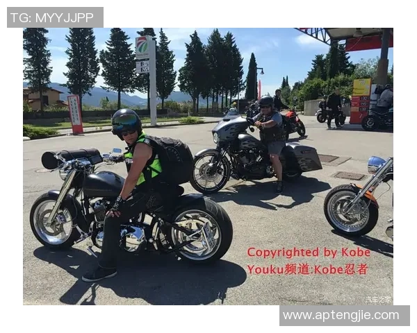 足球明星骑摩托的激情之旅探索天下足球的另一面 足球明星骑摩托的激情之旅探索天下足球的另一面